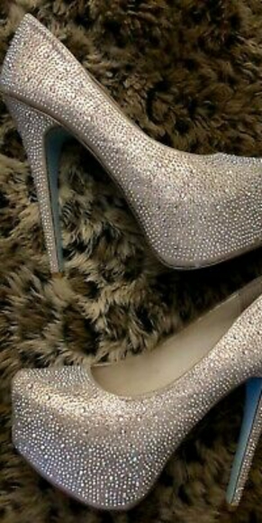 Betsey Johnson Something Blue Wish Heels - Picture 2 of 4